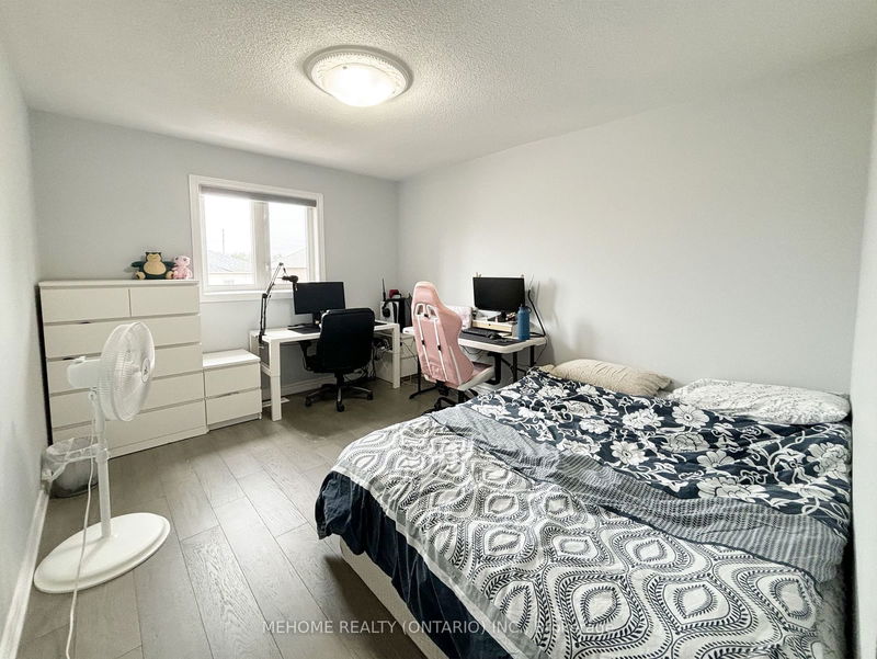 31 Chalone Cres  Vaughan, L4H 1V6 | Image 15