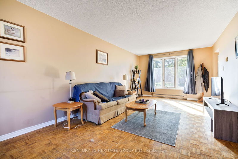 165 William Roe Blvd  Newmarket, L3Y 1B4 | Image 6