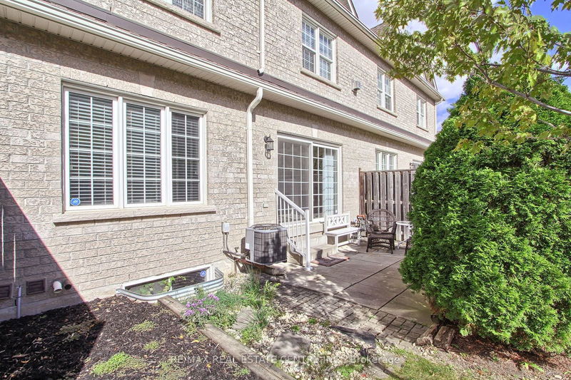  36 - 372 Terry Carter Cres  Newmarket, L3Y 9G1 | Image 32