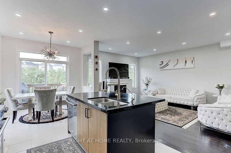 266 Silk Twist Dr  East Gwillimbury, L9N 0V4 | Image 13