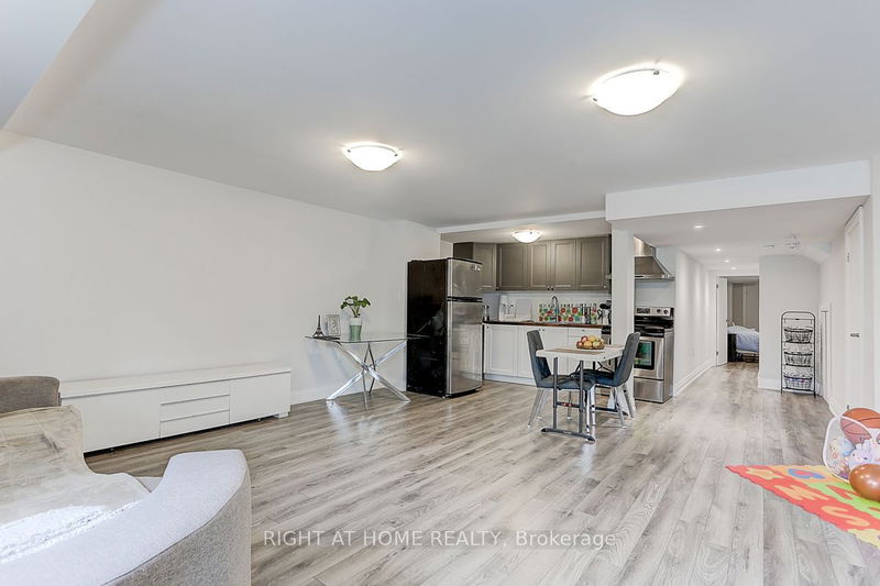 266 Silk Twist Dr  East Gwillimbury, L9N 0V4 | Image 24