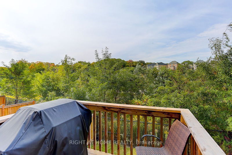 266 Silk Twist Dr  East Gwillimbury, L9N 0V4 | Image 32