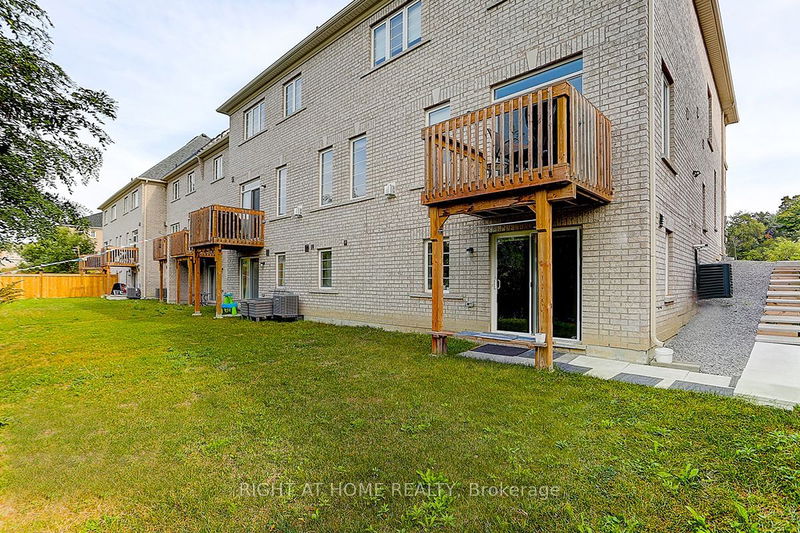 266 Silk Twist Dr  East Gwillimbury, L9N 0V4 | Image 33