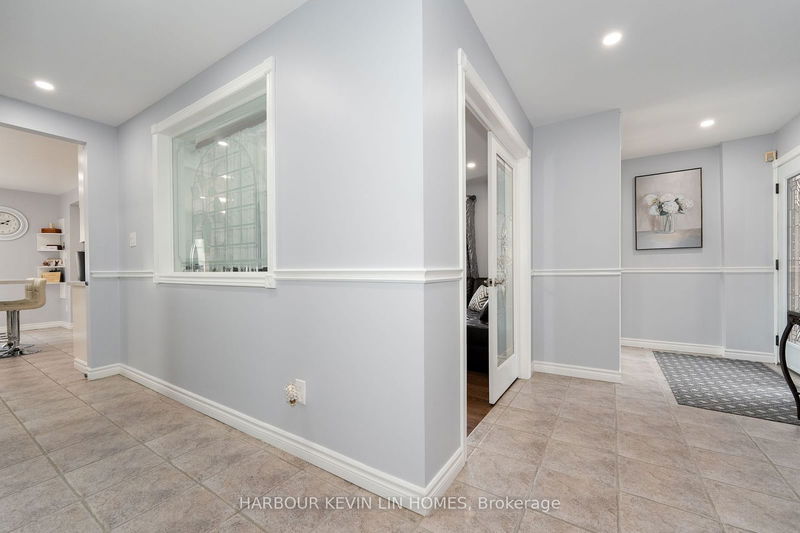 40 Mandel Cres  Richmond Hill, L4C 9Z1 | Image 10