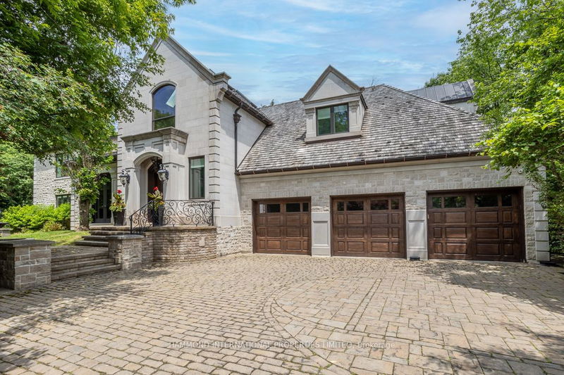 43 Woodland Acres Cres  Vaughan, L6A 1G1 | Image 3