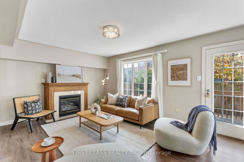 69 Burgess Cres  Newmarket, L3X 2T7 | Image 1