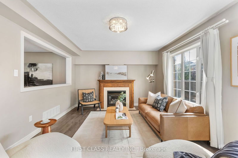 69 Burgess Cres  Newmarket, L3X 2T7 | Image 14