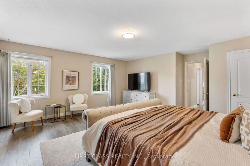 69 Burgess Cres  Newmarket, L3X 2T7 | Image 17