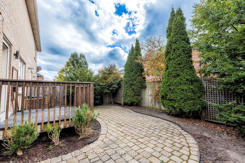 69 Burgess Cres  Newmarket, L3X 2T7 | Image 34