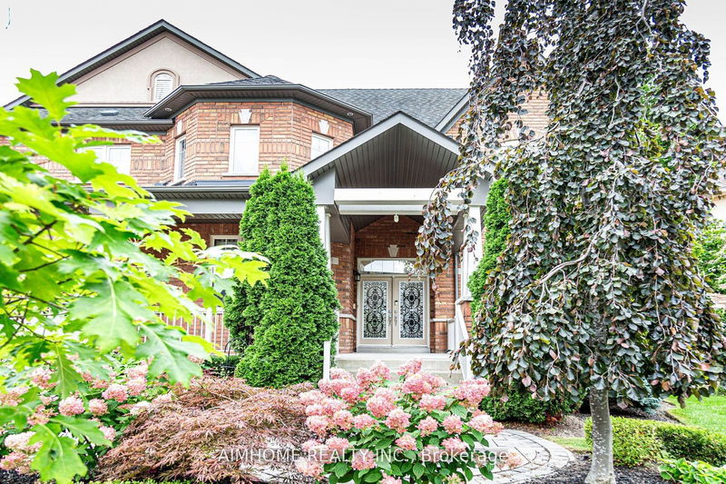 15 Birchbark Crt  Richmond Hill, L4E 4Z2 | Image 3