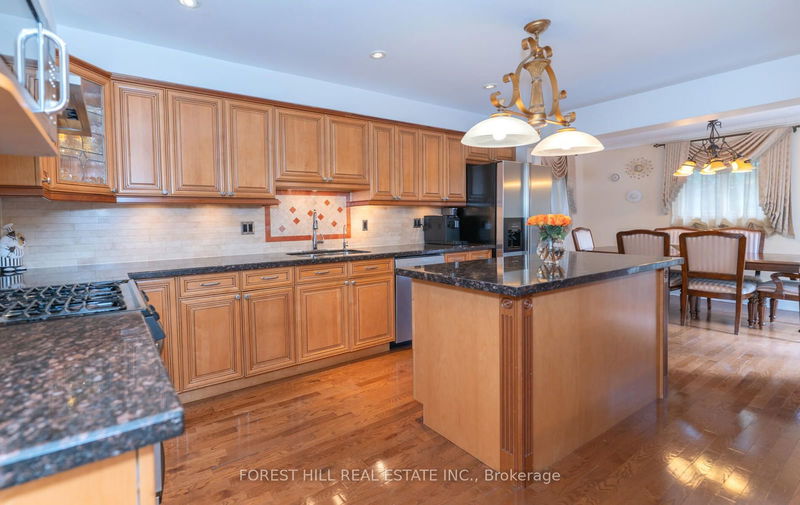 71 Eleanor Circ  Richmond Hill, L4C 6K6 | Image 10