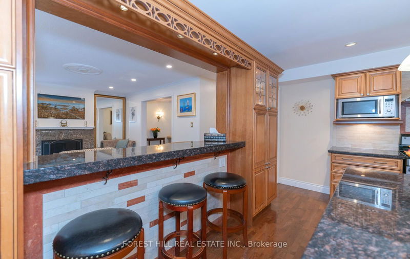 71 Eleanor Circ  Richmond Hill, L4C 6K6 | Image 12