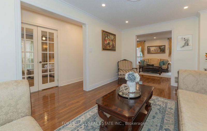 71 Eleanor Circ  Richmond Hill, L4C 6K6 | Image 5