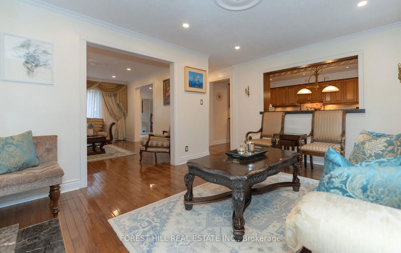 71 Eleanor Circ  Richmond Hill, L4C 6K6 | Image 7