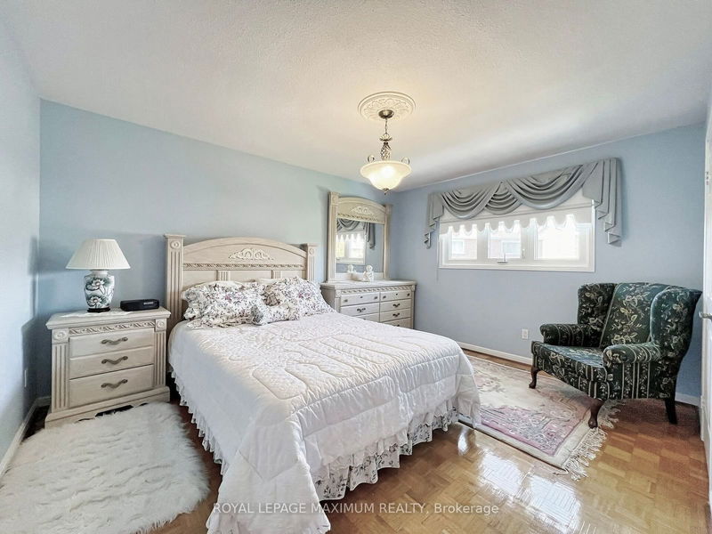 25 Risebrough Crct  Markham, L3R 3B9 | Image 14