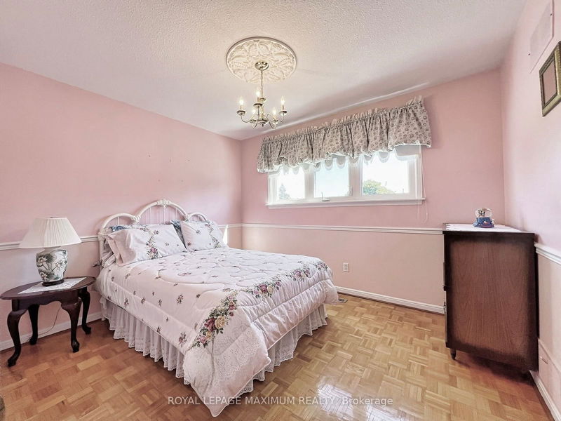 25 Risebrough Crct  Markham, L3R 3B9 | Image 16