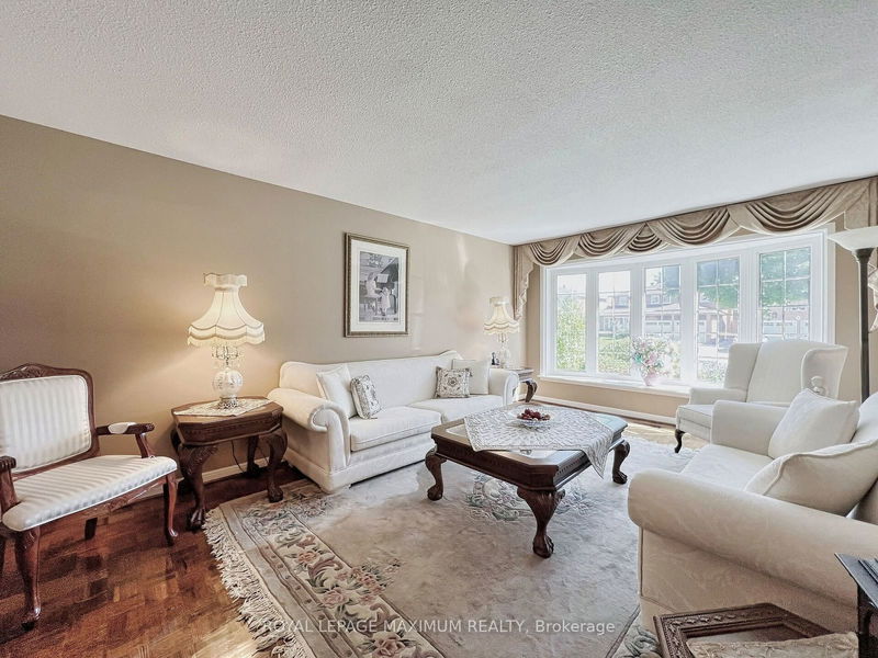 25 Risebrough Crct  Markham, L3R 3B9 | Image 5