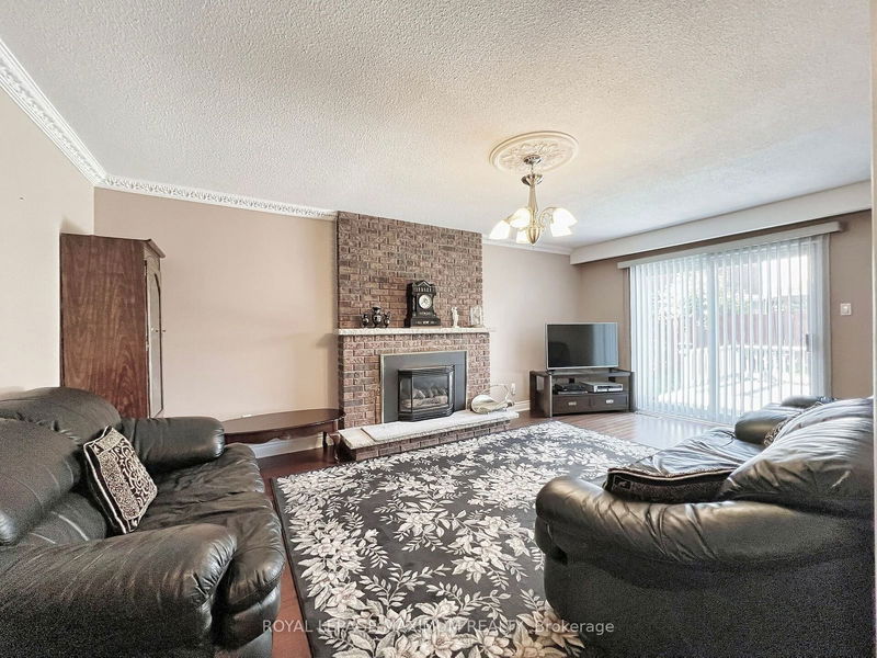 25 Risebrough Crct  Markham, L3R 3B9 | Image 7