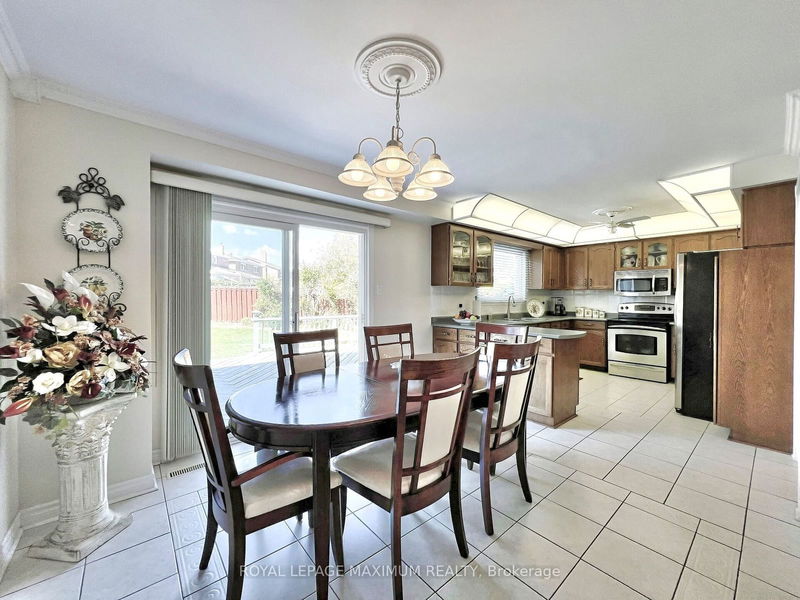 25 Risebrough Crct  Markham, L3R 3B9 | Image 9