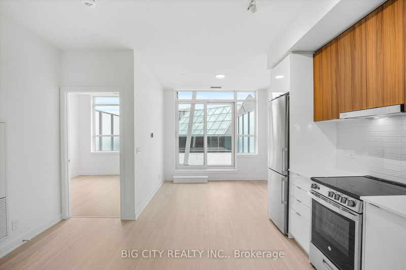 home for lease on 221B-50 Upper Mall Way