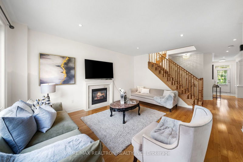 17 West Park Ave  Bradford West Gwillimbury, L3Z 0A5 | Image 12