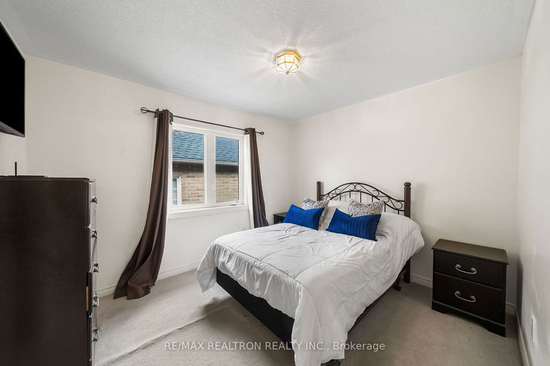 17 West Park Ave  Bradford West Gwillimbury, L3Z 0A5 | Image 31