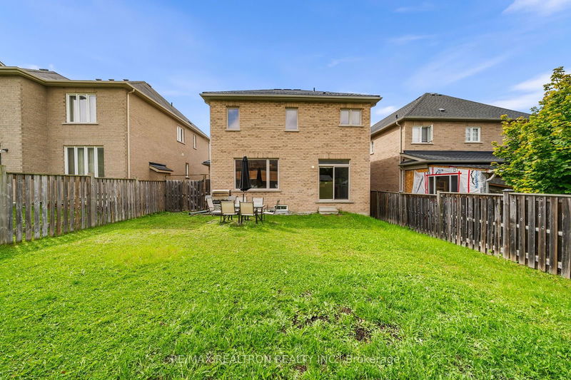 17 West Park Ave  Bradford West Gwillimbury, L3Z 0A5 | Image 32