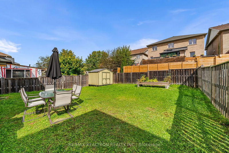 17 West Park Ave  Bradford West Gwillimbury, L3Z 0A5 | Image 33