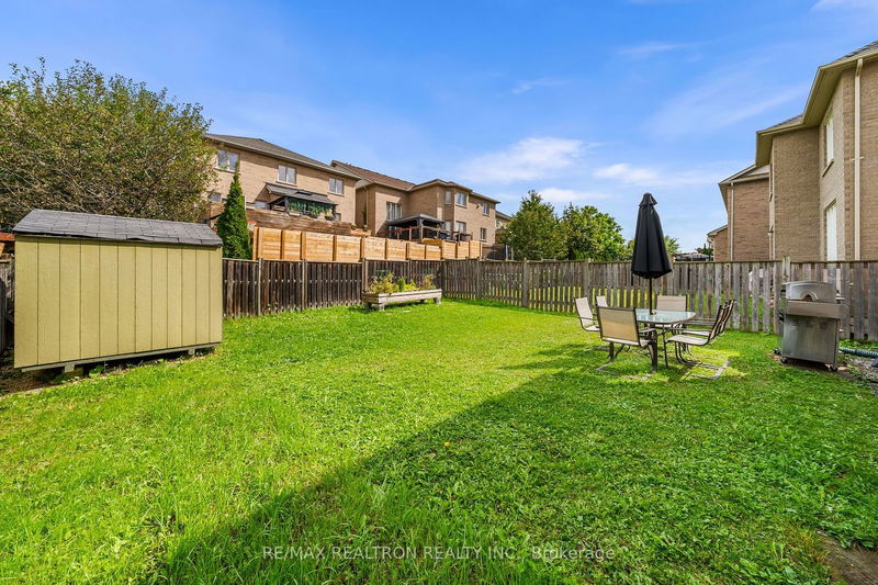 17 West Park Ave  Bradford West Gwillimbury, L3Z 0A5 | Image 34