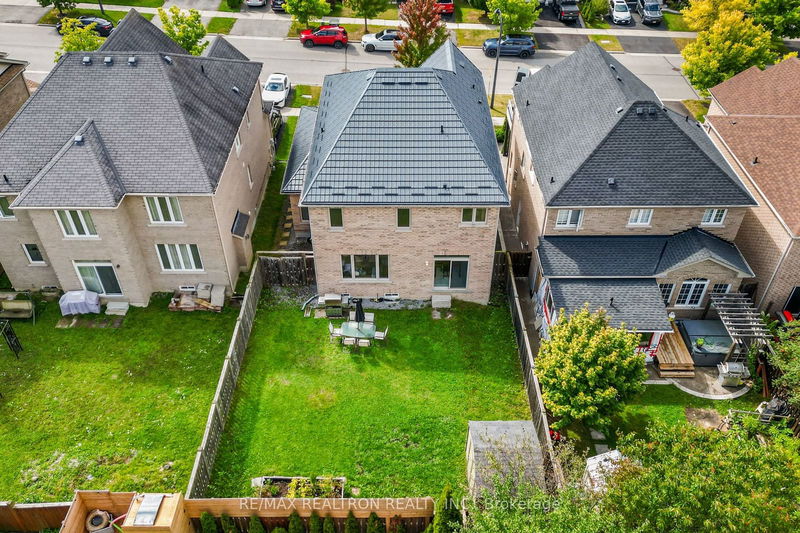 17 West Park Ave  Bradford West Gwillimbury, L3Z 0A5 | Image 35