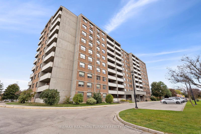  901 - 20 William Roe Blvd  Newmarket, L3Y 5V6 | Image 2