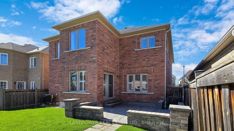 122 Lady Karen Cres  Vaughan, L6A 4M3 | Image 30