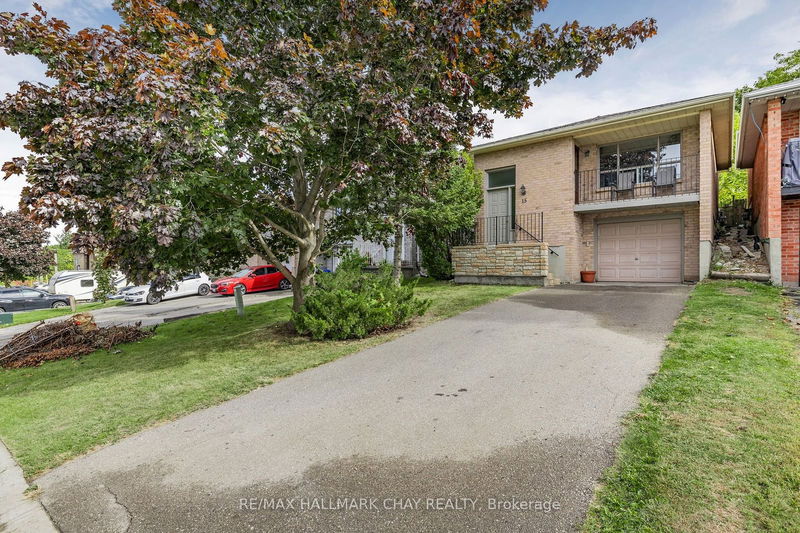 15 Turner Crt  Bradford West Gwillimbury, L3Z 2W3 | Image 1