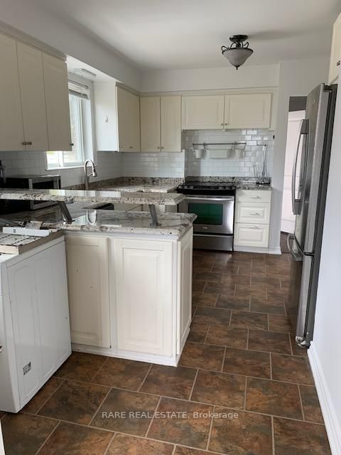 391 Alper St, Richmond Hill, L4C 2Z3 | Image 2