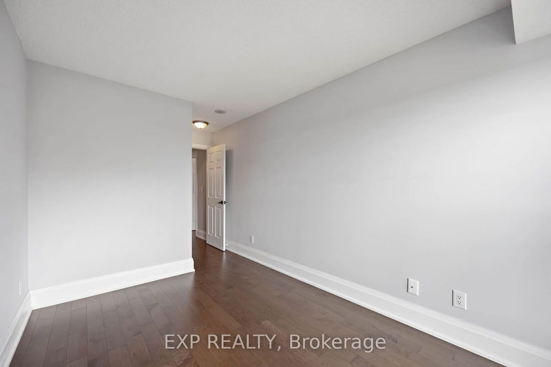  915 - 185 Oneida Cres  Richmond Hill, L4B 0B1 | Image 17