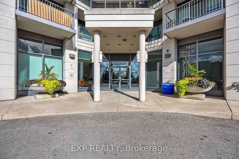  915 - 185 Oneida Cres  Richmond Hill, L4B 0B1 | Image 2