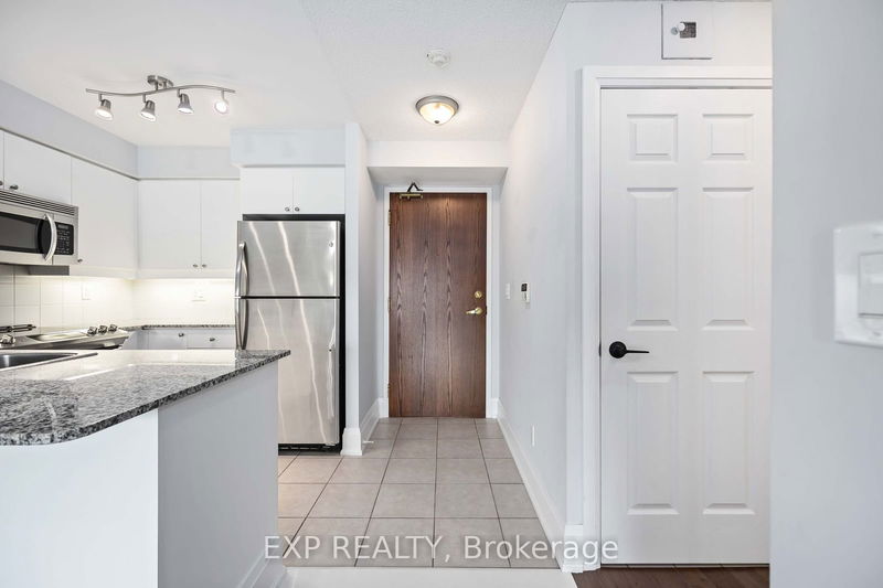  915 - 185 Oneida Cres  Richmond Hill, L4B 0B1 | Image 3