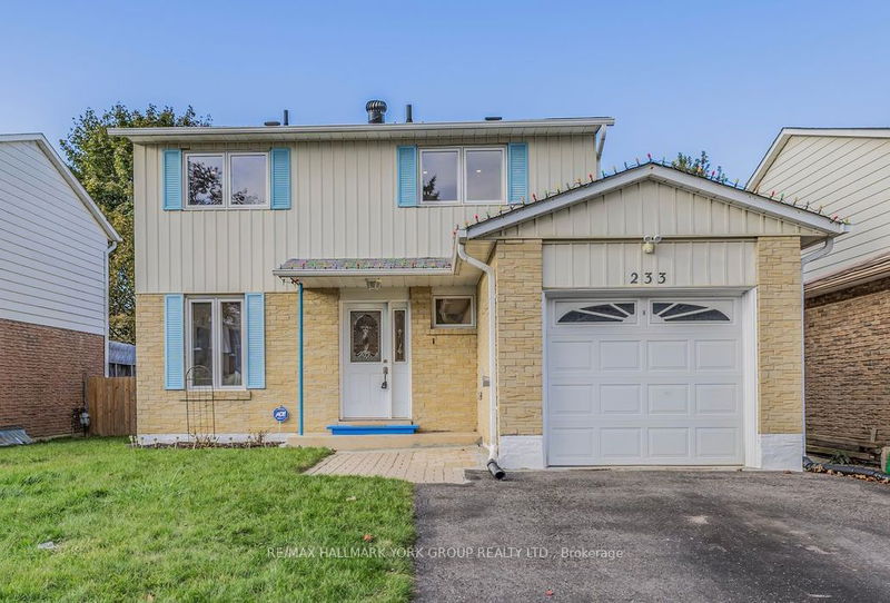 233 Currey Cres  Newmarket, L3Y 5M7 | Image 1