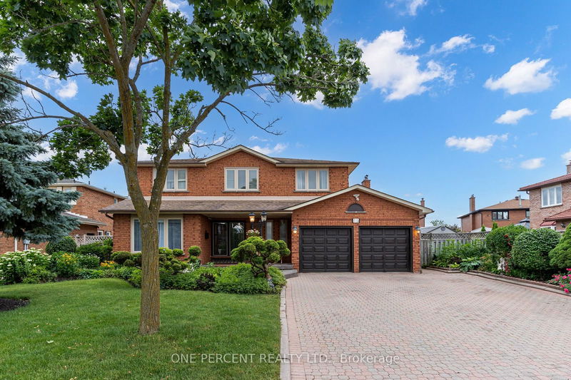 15 Ivory Crt  Vaughan, L4L 4G2 | Image 1