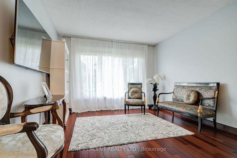 15 Ivory Crt  Vaughan, L4L 4G2 | Image 11