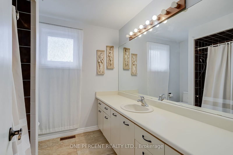 15 Ivory Crt  Vaughan, L4L 4G2 | Image 22