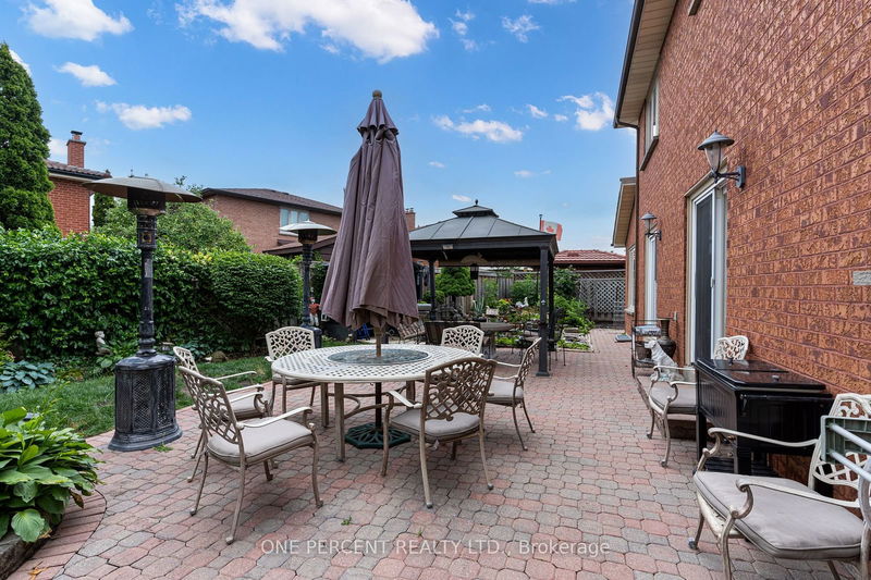 15 Ivory Crt  Vaughan, L4L 4G2 | Image 32