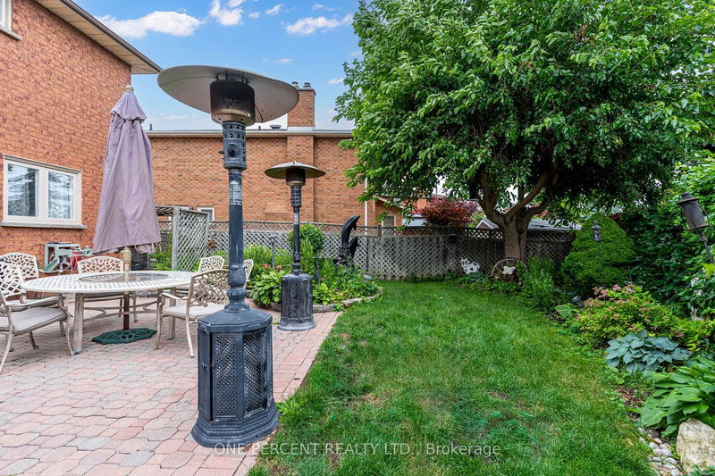 15 Ivory Crt  Vaughan, L4L 4G2 | Image 37