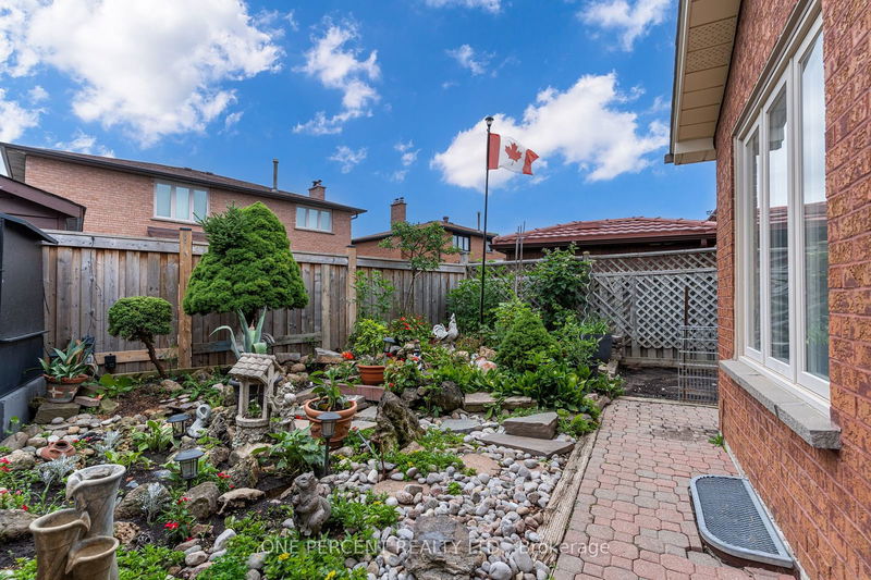 15 Ivory Crt  Vaughan, L4L 4G2 | Image 38