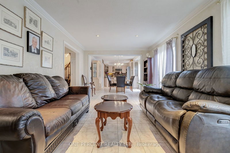 15 Ivory Crt  Vaughan, L4L 4G2 | Image 4