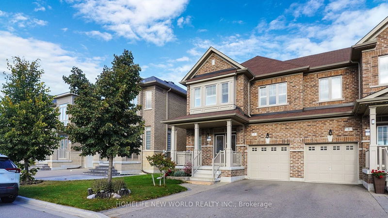 7 Chouinard Way  Aurora, L4G 0V9 | Image 2