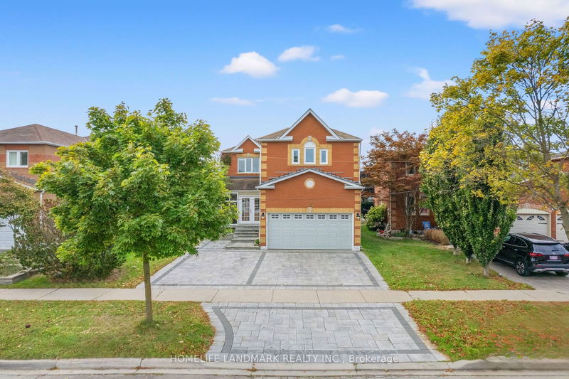 135 Bernard Ave  Richmond Hill, L4C 9Z6 | Image 2