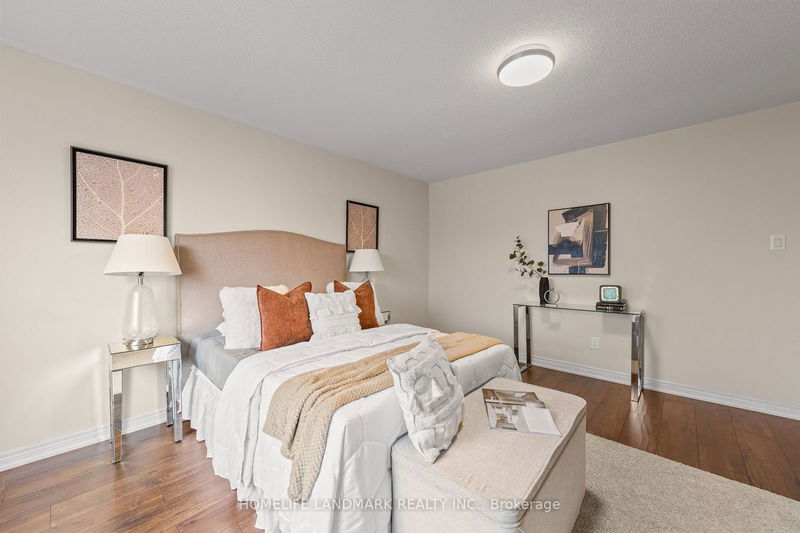 135 Bernard Ave  Richmond Hill, L4C 9Z6 | Image 24