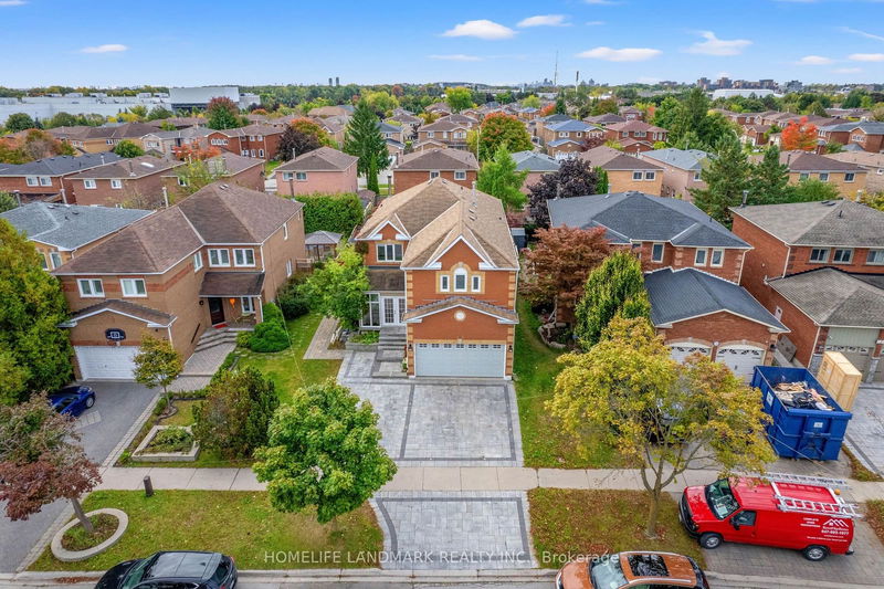 135 Bernard Ave  Richmond Hill, L4C 9Z6 | Image 3