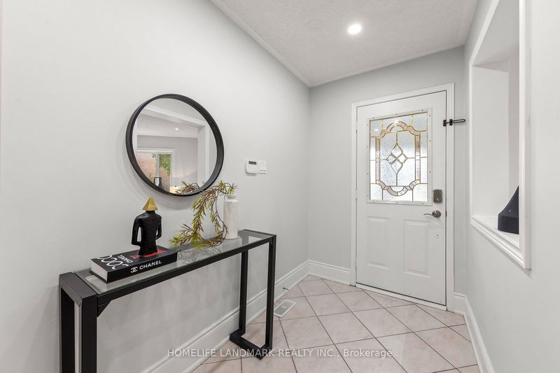 135 Bernard Ave  Richmond Hill, L4C 9Z6 | Image 5